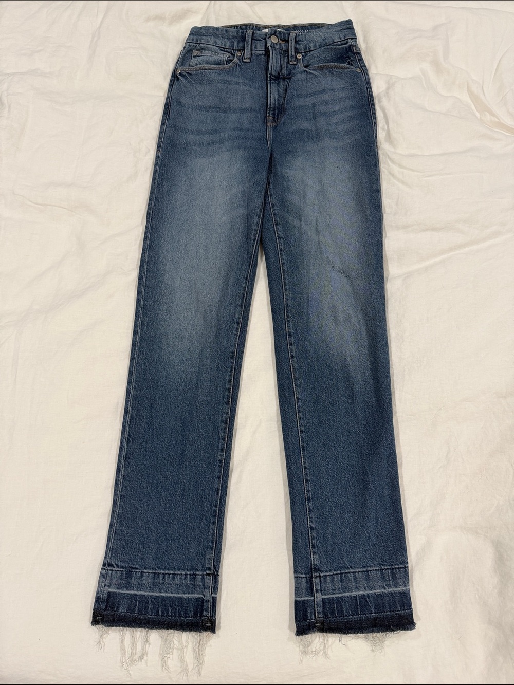 Good American Straight-Leg Jeans in Dark Blue Wash